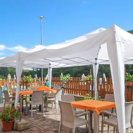Lovely In With Private Swimming Pool, Be Inside Or Outside *
